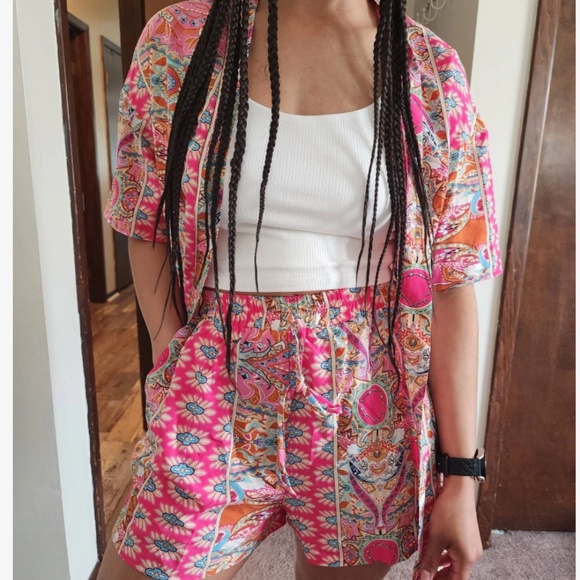2 Piece Set: Pink Printed Kimono Shirt and Shorts - Picture 13 of 16